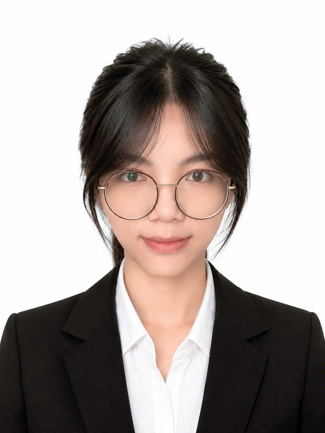 TRẦN NGUYỄN TIÊN THY